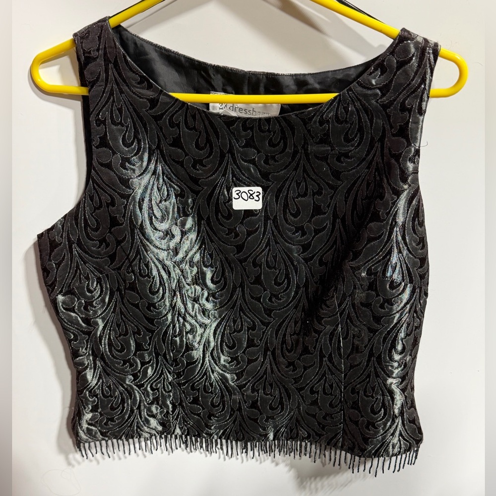 #3083-Dressbarn Black and Silver Patterned Crop Top